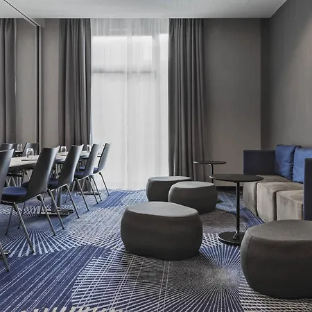 Courtyard By Marriott Hamburg City-3
